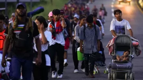 Se publicó en el Boletín oficial el decreto que endurece la política con los inmigrantes. Se publicó en el Boletín oficial el decreto que endurece la política con los inmigrantes.