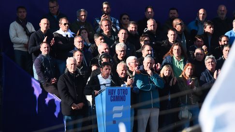 Kicillof reúne a intendentes y funcionarios Kicillof reúne a intendentes y funcionarios