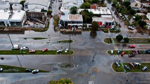 tragedia, politica y solidaridad: las claves de las inundaciones de la plata y bahia blanca tragedia, politica y solidaridad: las claves de las inundaciones de la plata y bahia blanca