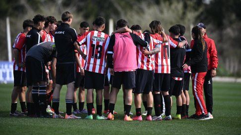 Estudiantes superó levemente a Gimnasia en los clásicos juveniles Estudiantes superó levemente a Gimnasia en los clásicos juveniles