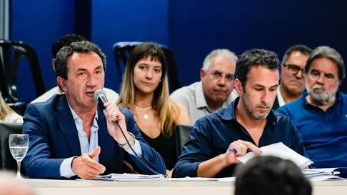 Malas noticias para la Comisión Directiva de Gimnasia: La FIFA los inhibió por incumplimiento de pago Malas noticias para la Comisión Directiva de Gimnasia: La FIFA los inhibió por incumplimiento de pago