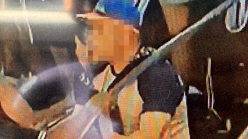 detuvieron al hincha de gimnasia que le arrojo un martillo a yael falcon perez detuvieron al hincha de gimnasia que le arrojo un martillo a yael falcon perez