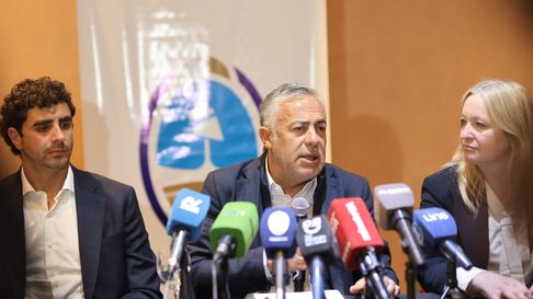 El gobernador Alfredo Cornejo junto a Natalio Mema, ministro de Gobierno, Infraestructura y Desarrollo Territorial y la vicegobernadora Hebe Casado. El gobernador Alfredo Cornejo junto a Natalio Mema, ministro de Gobierno, Infraestructura y Desarrollo Territorial y la vicegobernadora Hebe Casado.