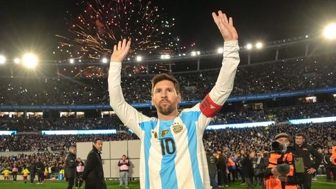Lionel Messi es duda para el partido ante Venezuela. Lionel Messi es duda para el partido ante Venezuela.