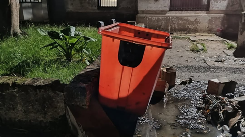 hospital san martin de la plata: basura y aguas contaminadas amenazan a pacientes hospital san martin de la plata: basura y aguas contaminadas amenazan a pacientes