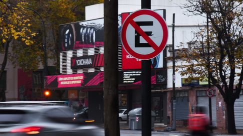 prohiben estacionar en las inmediaciones de plaza rocha prohiben estacionar en las inmediaciones de plaza rocha