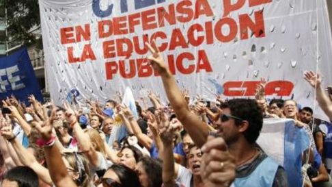 La CGT convocó a paros docentes, el SUTE discutirá la oferta de Alfredo Cornejo en plenarios. La CGT convocó a paros docentes, el SUTE discutirá la oferta de Alfredo Cornejo en plenarios.