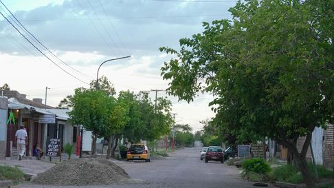 Vecinos de Las Heras denuncian inseguridad, venta de estupefacientes y piden mayor presencia policial. Vecinos de Las Heras denuncian inseguridad, venta de estupefacientes y piden mayor presencia policial.