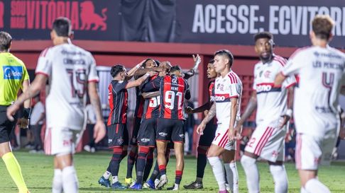 Flamengo perdió con Vitoria en lo que fue la derrota más fuerte en lo que va del año Flamengo perdió con Vitoria en lo que fue la derrota más fuerte en lo que va del año