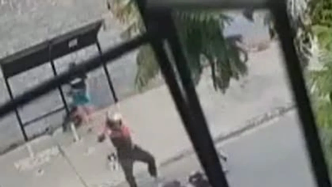 Así fue el terrible momento cuando le dispararan al joven y termina muriendo frente a su familia Así fue el terrible momento cuando le dispararan al joven y termina muriendo frente a su familia