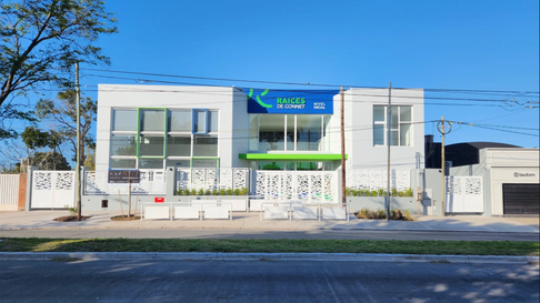 Vecinos del Colegio Raíces de Gonnet denuncian robos a autos con inhibidores de señal. Vecinos del Colegio Raíces de Gonnet denuncian robos a autos con inhibidores de señal.