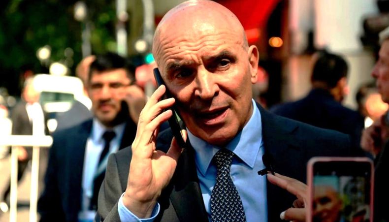 José Luis Espert emitió su voto después de ser removido de su candidatura por La Libertad Avanza José Luis Espert emitió su voto después de ser removido de su candidatura por La Libertad Avanza