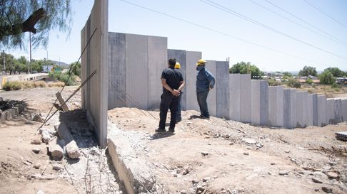 La obra de la UNCuyo no cuenta con los papeles habilitantes. La obra de la UNCuyo no cuenta con los papeles habilitantes.