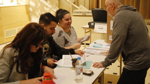 Horacio Rodríguez Larreta al emitir su voto para la Legislatura de CABA. Horacio Rodríguez Larreta al emitir su voto para la Legislatura de CABA.