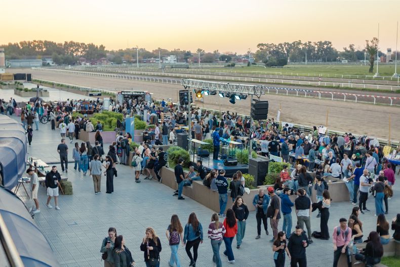 Encuentros-Gastronomicos-hipódromo de la plata.JPG