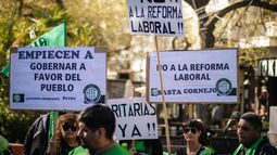 Los trabajadores resisten la reforma laboral. Los trabajadores resisten la reforma laboral.