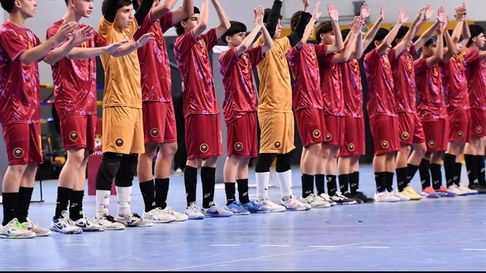 Mendoza obtuvo el cuarto puesto en el Argentino de Selecciones de fútbol de salón de la categoría C15. Mendoza obtuvo el cuarto puesto en el Argentino de Selecciones de fútbol de salón de la categoría C15.