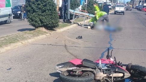una menor fue atropellada por una moto en san carlos una menor fue atropellada por una moto en san carlos