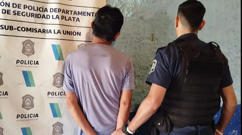 lincharon a un presunto abusador de una nena de 13 anos en la plata lincharon a un presunto abusador de una nena de 13 anos en la plata