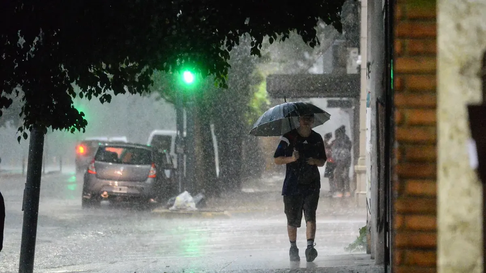Tormenta de Santa Rosa: difunden consejos de seguridad para circular y proteger las viviendas durante las tormentas. Tormenta de Santa Rosa: difunden consejos de seguridad para circular y proteger las viviendas durante las tormentas.