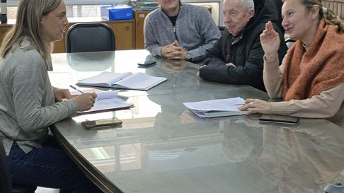 Stella Huczak (PRO), presidenta de la comisión que analiza la iniciativa de Silvina Gómez (UCR) destinada a jóvenes que buscan trabajo. Stella Huczak (PRO), presidenta de la comisión que analiza la iniciativa de Silvina Gómez (UCR) destinada a jóvenes que buscan trabajo.