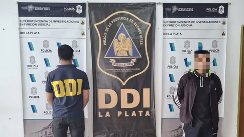 la plata: detuvieron a un sujeto que amenazo con un arma a un joven en su casa la plata: detuvieron a un sujeto que amenazo con un arma a un joven en su casa