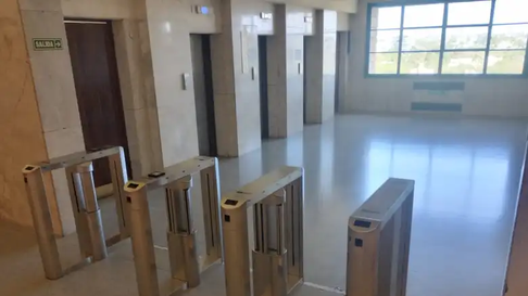 Colocarán molinetes en Casa de Gobierno. Colocarán molinetes en Casa de Gobierno.