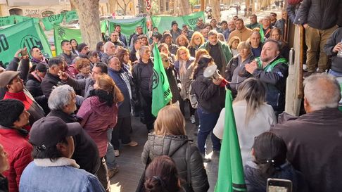 ATE Mendoza convoca paro en salud para el 5 de agosto y exige salarios que cubran la canasta básica. ATE Mendoza convoca paro en salud para el 5 de agosto y exige salarios que cubran la canasta básica.