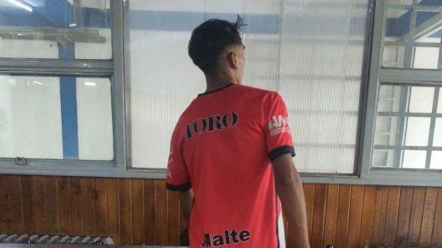 El joven fue detenido acusado de intentar robar en un supermercado de Maipú El joven fue detenido acusado de intentar robar en un supermercado de Maipú