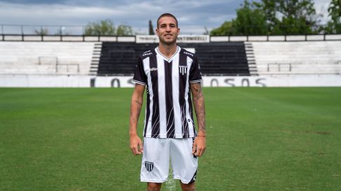 Gimnasia sumó un delantero italiano en este mercado de pases. Gimnasia sumó un delantero italiano en este mercado de pases.