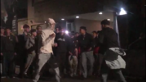 salvaje pelea callejera en el centro platense salvaje pelea callejera en el centro platense