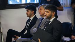 Walter Bento y sus hijos en una de las últimas audiencias del juicio.&nbsp;
