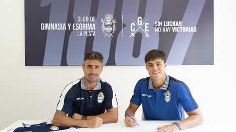 Facundo Di Biasi firmó su primer contrato como futbolista de Gimnasia Facundo Di Biasi firmó su primer contrato como futbolista de Gimnasia
