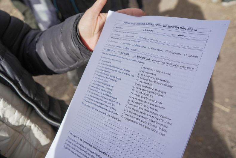 Hubo más de 2 mil inscriptos para la audiencia en la parroquia, todos tuvieron que llenar un formulario. Hubo más de 2 mil inscriptos para la audiencia en la parroquia, todos tuvieron que llenar un formulario.