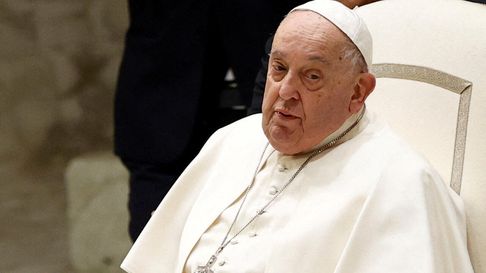 El papa Francisco padece una neumonía bilateral El papa Francisco padece una neumonía bilateral