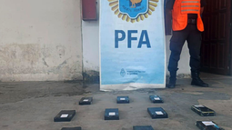 Un pasajero oriundo de Bolivia, trasladaba 10 kilos de cocaína. Un pasajero oriundo de Bolivia, trasladaba 10 kilos de cocaína.