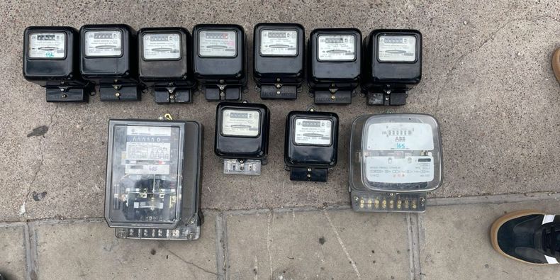 Medidores eléctricos secuestrados en Guaymallén.