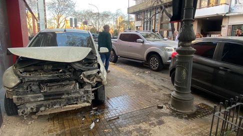 panico en el centro platense tras impactante choque en cadena panico en el centro platense tras impactante choque en cadena