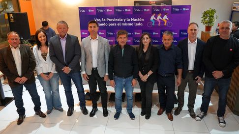 Candidatos de La Libertad Avanza y la UCR hacen campaña en Lavalle para el 26 de octubre. Candidatos de La Libertad Avanza y la UCR hacen campaña en Lavalle para el 26 de octubre.