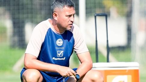 Diego Flores realizará cuatro cambios para que Gimnasia visite a Vélez Diego Flores realizará cuatro cambios para que Gimnasia visite a Vélez