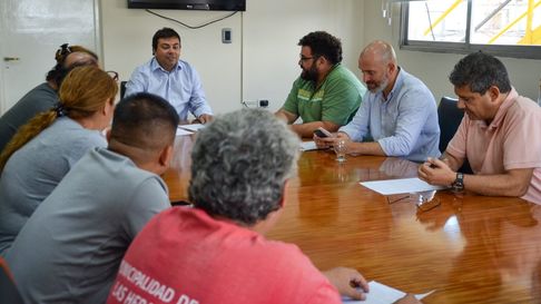 Acuerdo en la mesa paritaria de Las Heras. Acuerdo en la mesa paritaria de Las Heras.
