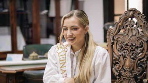 de emprendedora a reina nacional de la vendimia: la historia de azul antolinez de emprendedora a reina nacional de la vendimia: la historia de azul antolinez