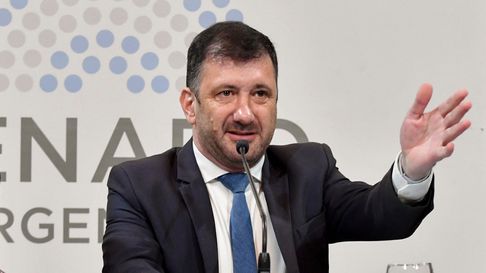 investigan a la novia de edgardo kueider por un intento de compra sospechosa investigan a la novia de edgardo kueider por un intento de compra sospechosa