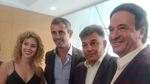 Litvinchuk, a la derecha, junto con al despedido Carlos Soloa Vacas, puesto en el PAMI por Lourdes Arrieta en las épocas en que aún tenía el respaldo de Martín Menem. Litvinchuk, a la derecha, junto con al despedido Carlos Soloa Vacas, puesto en el PAMI por Lourdes Arrieta en las épocas en que aún tenía el respaldo de Martín Menem.