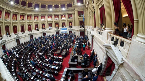 La reforma a la Ley de Glaciares ya tiene media sanción en el Senado. Este miércoles arranca la discusión en Diputados. La reforma a la Ley de Glaciares ya tiene media sanción en el Senado. Este miércoles arranca la discusión en Diputados.