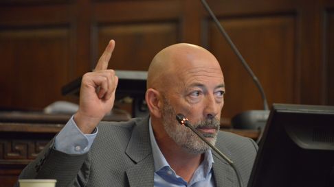 La norma establece un plazo de 14 meses para la emergencia eléctrica en toda la provincia y un año para la emergencia aluvional en el sur mendocino. La norma establece un plazo de 14 meses para la emergencia eléctrica en toda la provincia y un año para la emergencia aluvional en el sur mendocino.