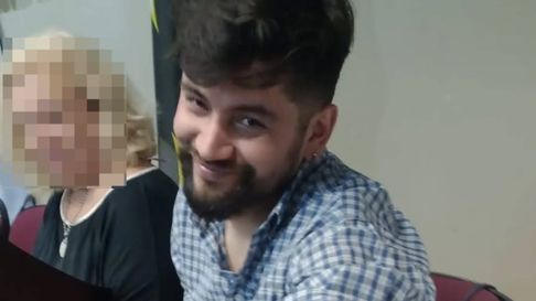 Pablo Mieres, estudiante de la carrera de Biotecnología de la UNLP Pablo Mieres, estudiante de la carrera de Biotecnología de la UNLP