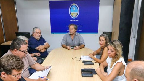 Dos gremios estatales escucharon la oferta del Gobierno y la rechazaron. Dos gremios estatales escucharon la oferta del Gobierno y la rechazaron.