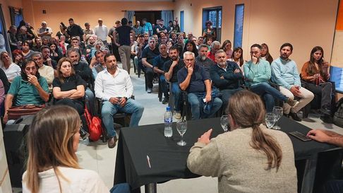 El peronismo organizó un encuentro clave en San Martín con voces diversas para construir una política del agua con base técnica El peronismo organizó un encuentro clave en San Martín con voces diversas para construir una política del agua con base técnica