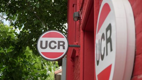 En calle Alem hay reuniones para tratar de evitar internas en dos departamentos. En calle Alem hay reuniones para tratar de evitar internas en dos departamentos.